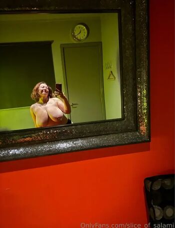 Bel Larcombe / Slice_of_salami_