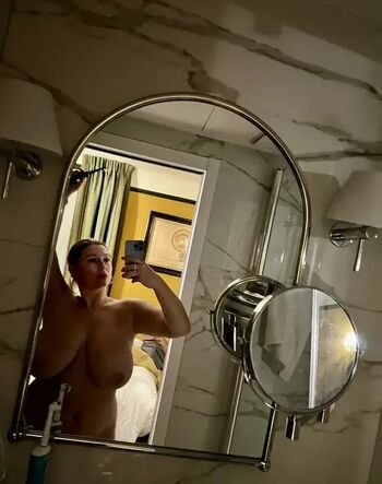 Full leaked Bel larcombe slice of salami private onlyfans photo