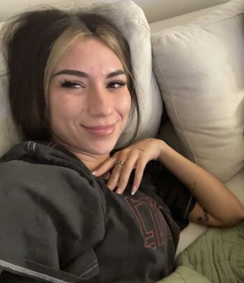 Full leaked Bella baby urfavbellabby private onlyfans photo