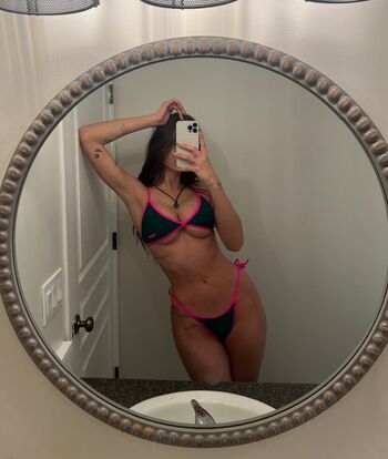 Full leaked Bella baby urfavbellabby private onlyfans photo