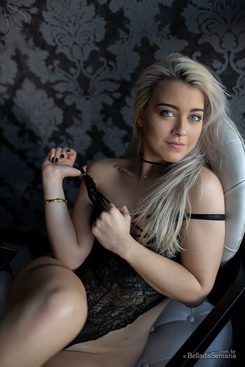 Full leaked Bella da semana private onlyfans photo