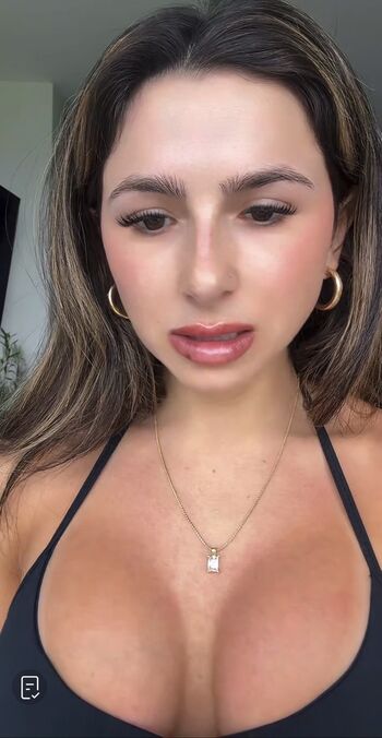 Bella Fleurre