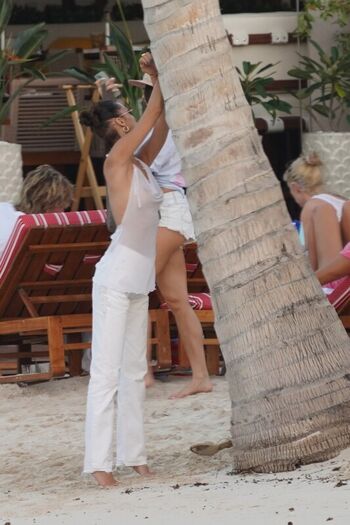 Full leaked Bella hadid  page private onlyfans photo