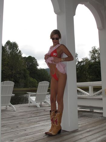Full leaked Bella hadid private onlyfans photo