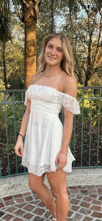 Full leaked Bella norris private onlyfans photo