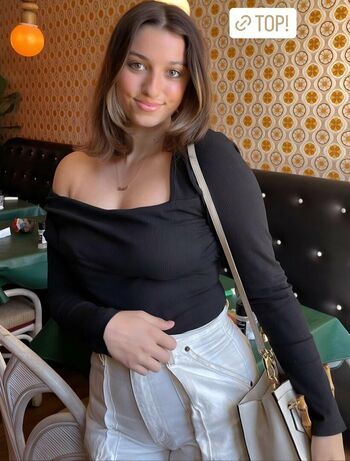 Full leaked Bella robertson private onlyfans photo