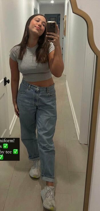 Full leaked Bella robertson private onlyfans photo