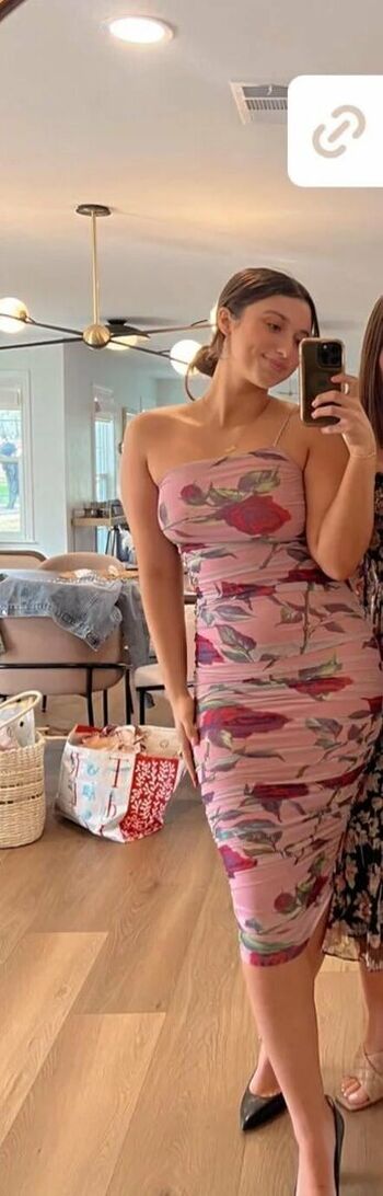 Full leaked Bella robertson private onlyfans photo