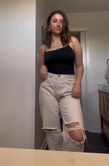 Full leaked Bella robertson private onlyfans photo