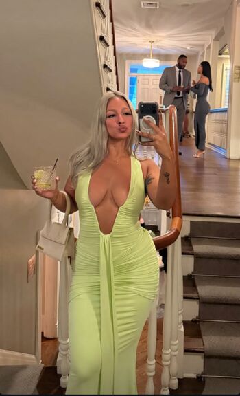 Full leaked Bella thiccc private onlyfans photo