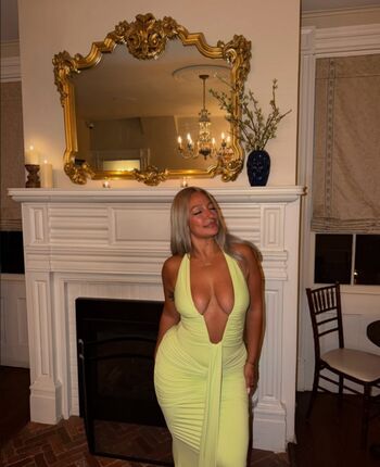 Full leaked Bella thiccc private onlyfans photo