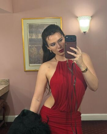 Full leaked Bella thorne  page private onlyfans photo