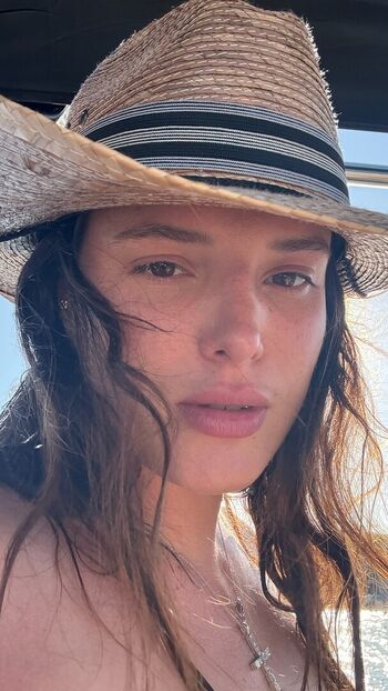 Full leaked Bella thorne  page private onlyfans photo
