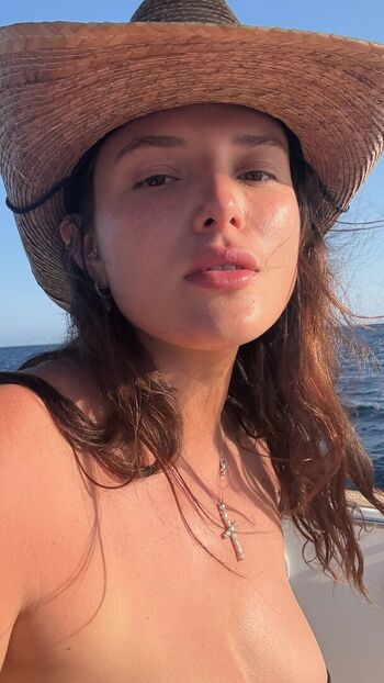 Full leaked Bella thorne  page private onlyfans photo