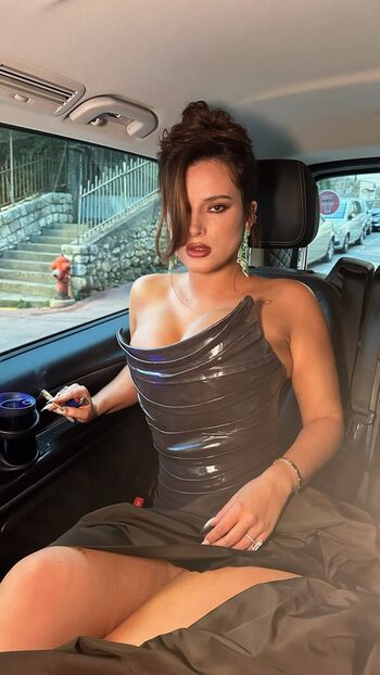 Full leaked Bella thorne  page private onlyfans photo