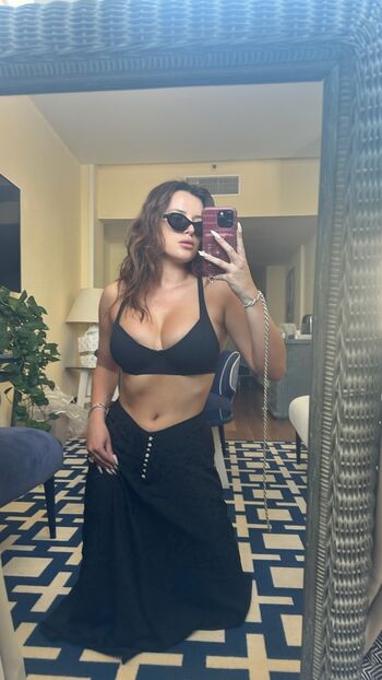 Full leaked Bella thorne private onlyfans photo