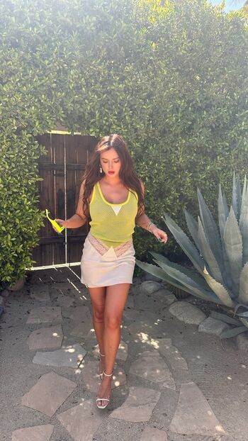 Full leaked Bella thorne  page private onlyfans photo