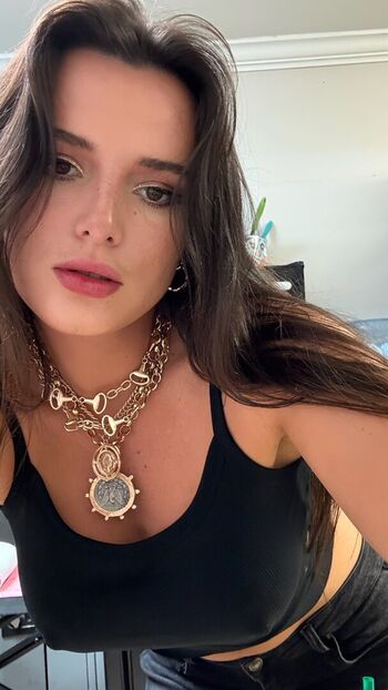 Full leaked Bella thorne  page private onlyfans photo