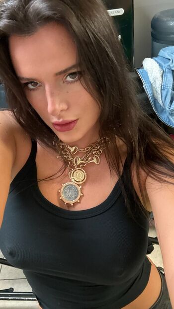 Full leaked Bella thorne  page private onlyfans photo