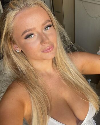 Full leaked Bella turner private onlyfans photo
