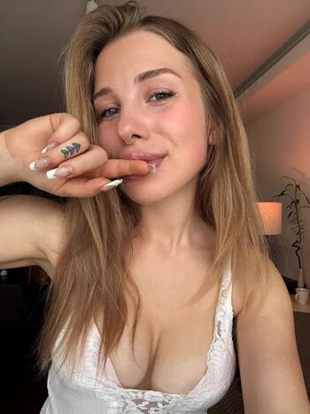 Full leaked Bellacross private onlyfans photo