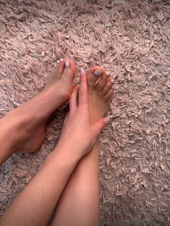 Full leaked Bellaraerae private onlyfans photo