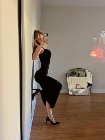 Full leaked Bellashhh private onlyfans photo