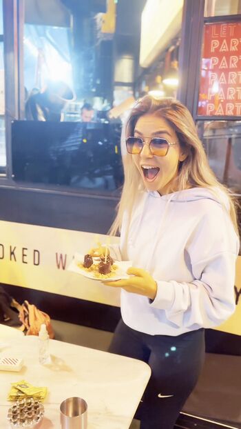 Full leaked Benvivien private onlyfans photo