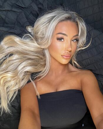 Full leaked Bethyycm private onlyfans photo