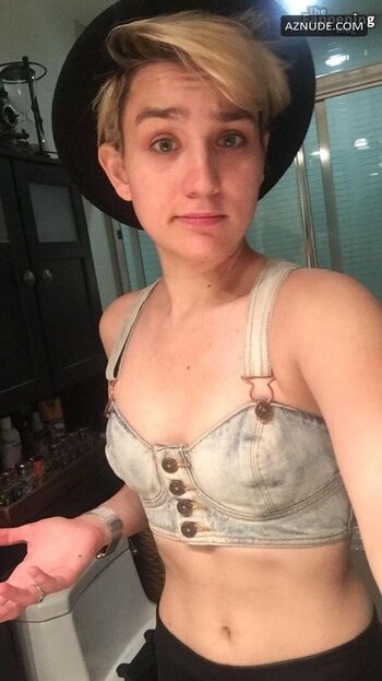 Bex Taylor Klaus