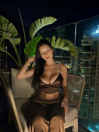 Full leaked Bia lobo private onlyfans photo
