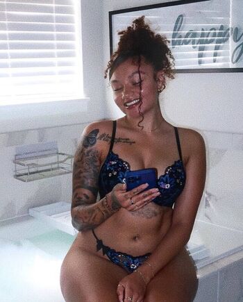 Full leaked Big cash cass private onlyfans photo