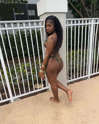 Full leaked Bigbootykyy private onlyfans photo