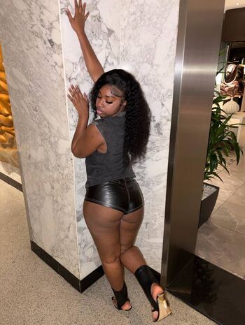 Full leaked Bigbootykyy private onlyfans photo