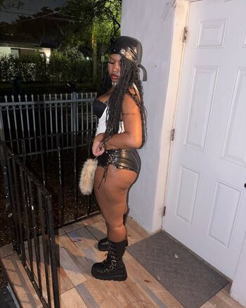 Full leaked Bigbootykyy private onlyfans photo