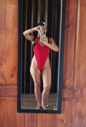 bikinigirltr