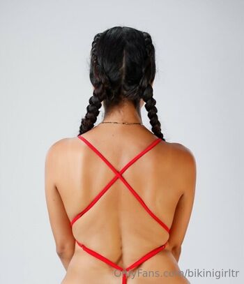 bikinigirltr