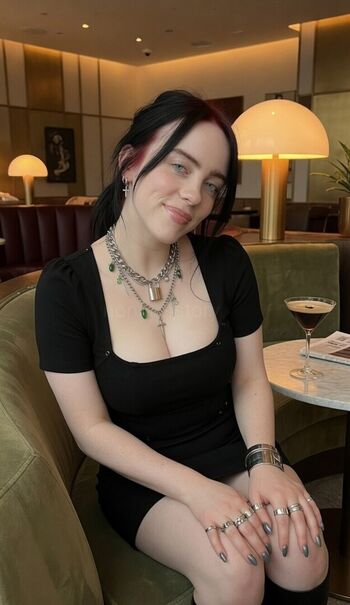 Full leaked Billie eilish fake private onlyfans photo