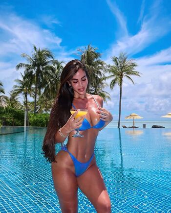 Full leaked Bimbo fetish private onlyfans photo