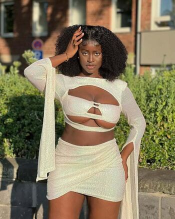Full leaked Blackyyladyy private onlyfans photo