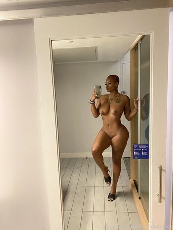 Full leaked Blondiebandz private onlyfans photo