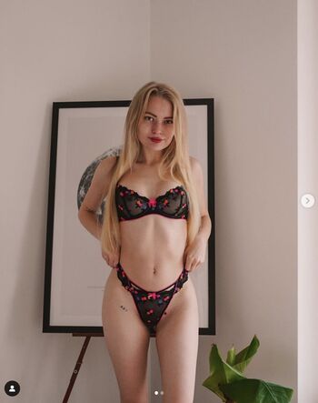 Full leaked Bluehoneymelon private onlyfans photo