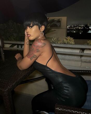 __Bombshell__