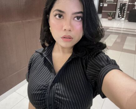 Full leaked Bootlegshakira private onlyfans photo