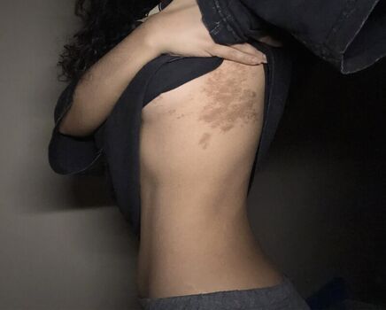 Full leaked Bootlegshakira private onlyfans photo