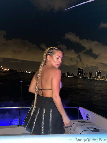 bootyqueenbae