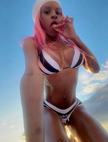 Full leaked Brattyku private onlyfans photo