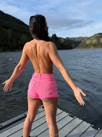 breasts_in_nature_free