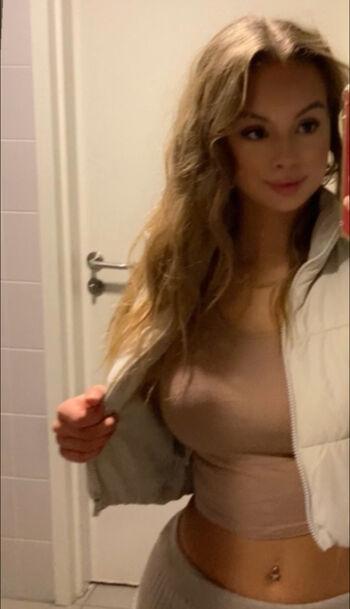 Full leaked Bronitiamonica private onlyfans photo