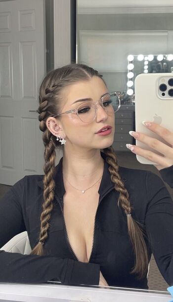 Full leaked Brooke monk private onlyfans photo